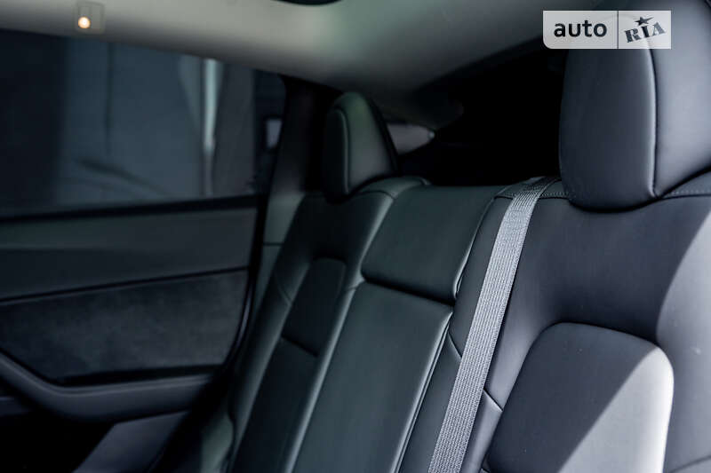 Внедорожник / Кроссовер Tesla Model Y 2022 в Киеве