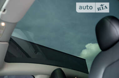 Позашляховик / Кросовер Tesla Model Y 2022 в 
