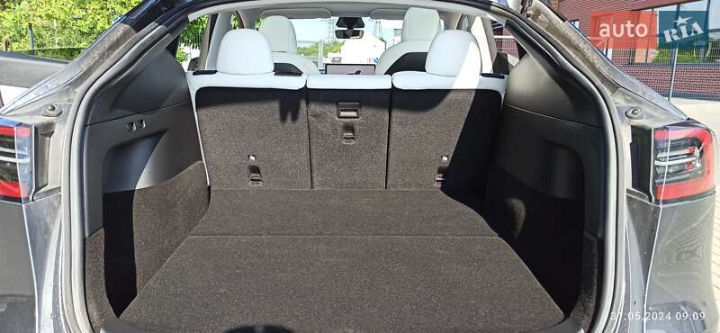 Позашляховик / Кросовер Tesla Model Y 2022 в Львові