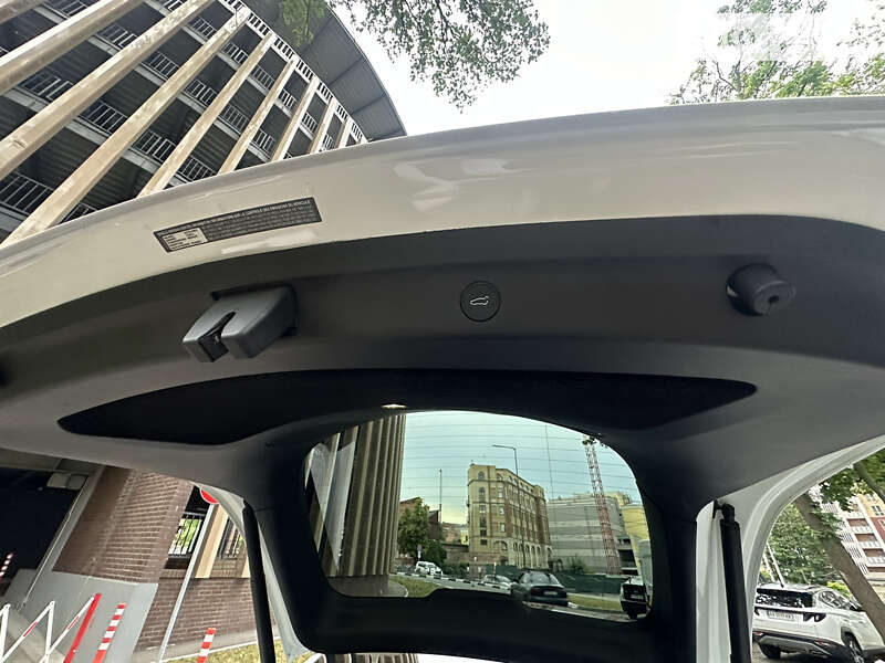 Позашляховик / Кросовер Tesla Model Y 2021 в Харкові