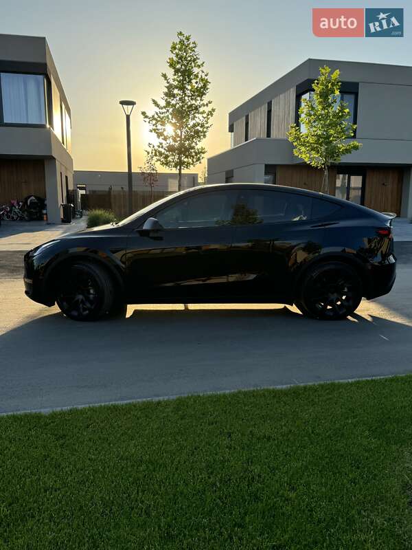 Внедорожник / Кроссовер Tesla Model Y 2022 в Днепре