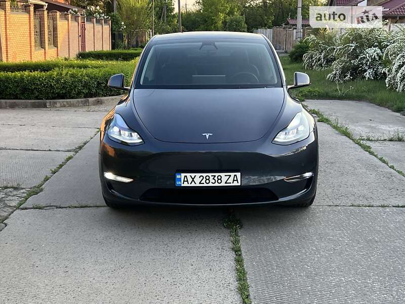 Tesla Model Y 2022