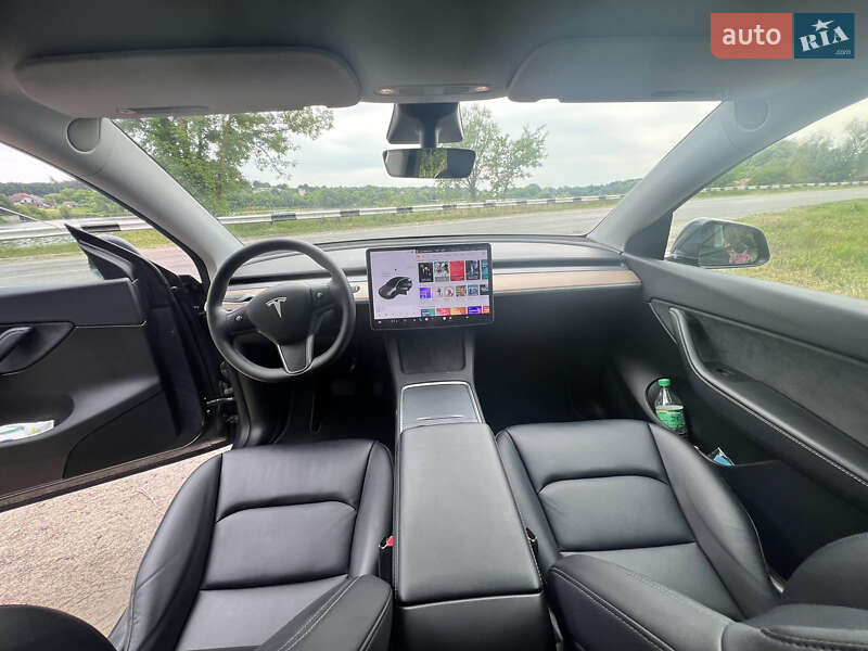 Внедорожник / Кроссовер Tesla Model Y 2021 в Киеве