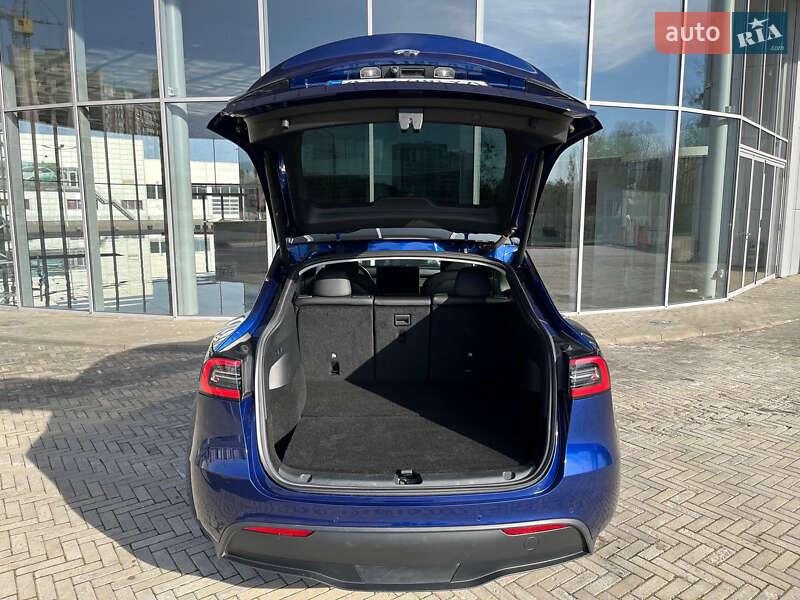 Позашляховик / Кросовер Tesla Model Y 2021 в Харкові
