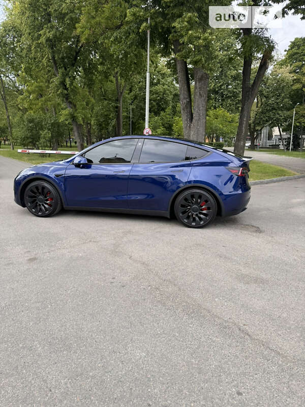 Позашляховик / Кросовер Tesla Model Y 2023 в 