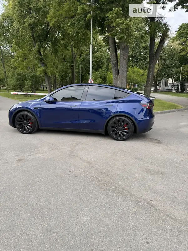 Внедорожник / Кроссовер Tesla Model Y 2023 в 