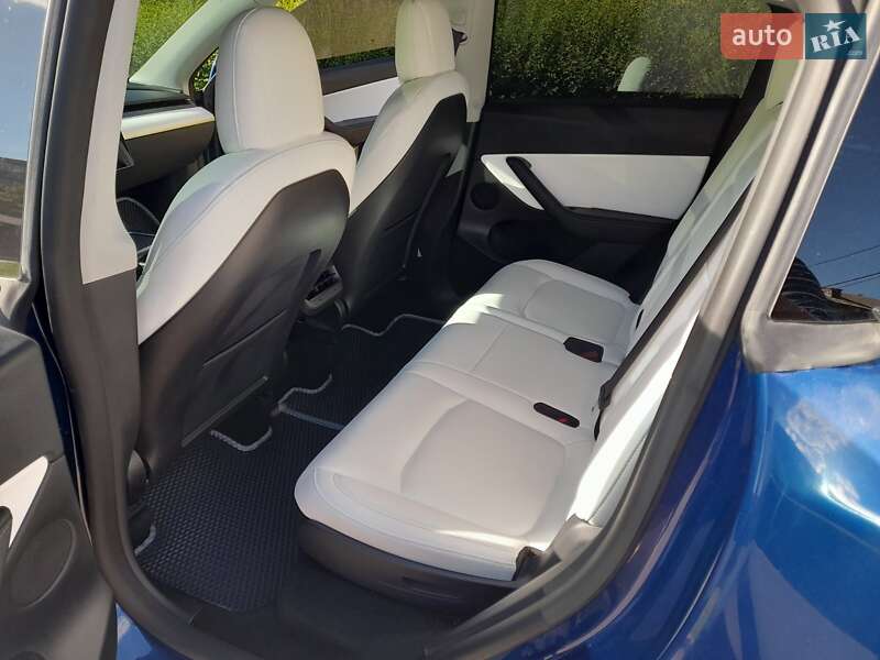 Внедорожник / Кроссовер Tesla Model Y 2022 в Киеве