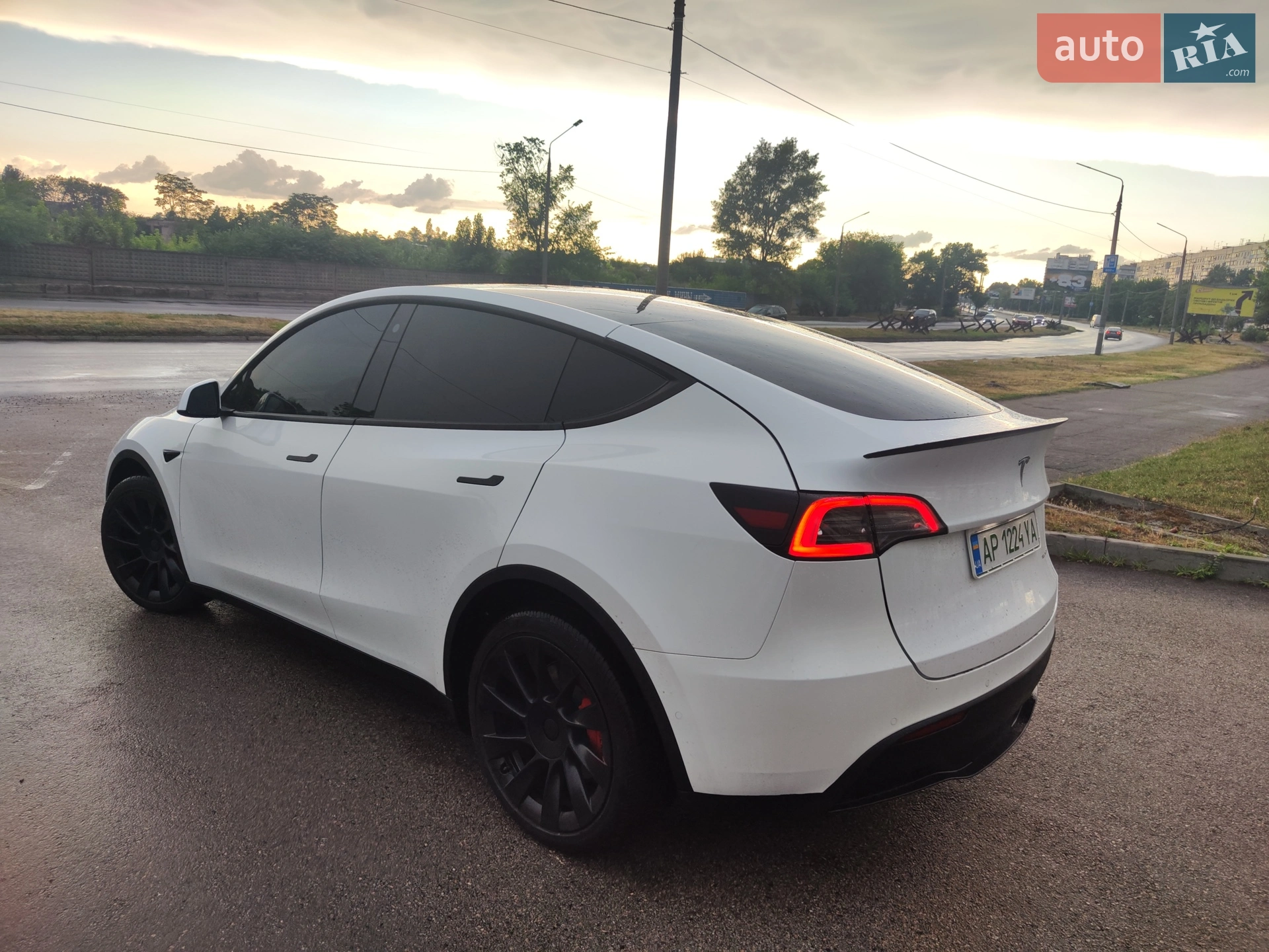 2021 Tesla Model Y - мініатюра 3