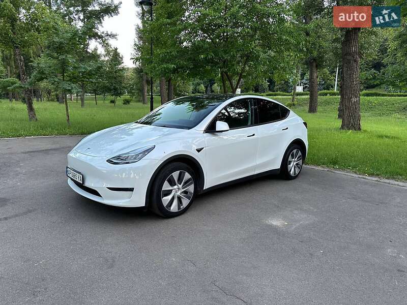 Tesla Model Y 2022