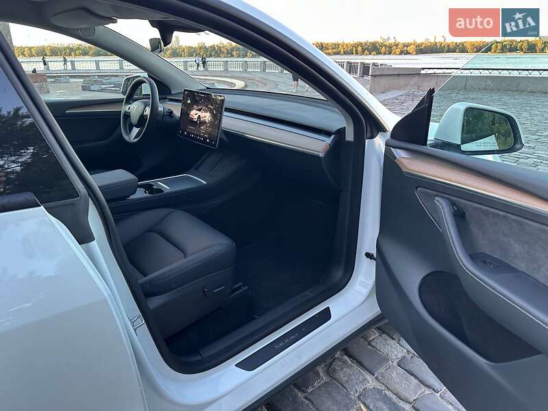 Внедорожник / Кроссовер Tesla Model Y 2022 в Киеве фото 11 Внедорожник / Кроссовер Tesla Model Y 2022 в Киеве