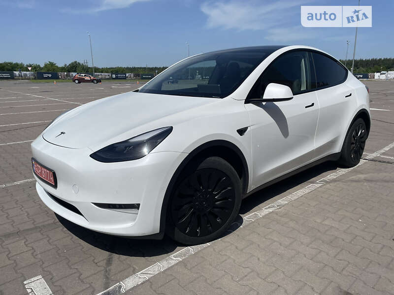 Позашляховик / Кросовер Tesla Model Y 2022 в Києві