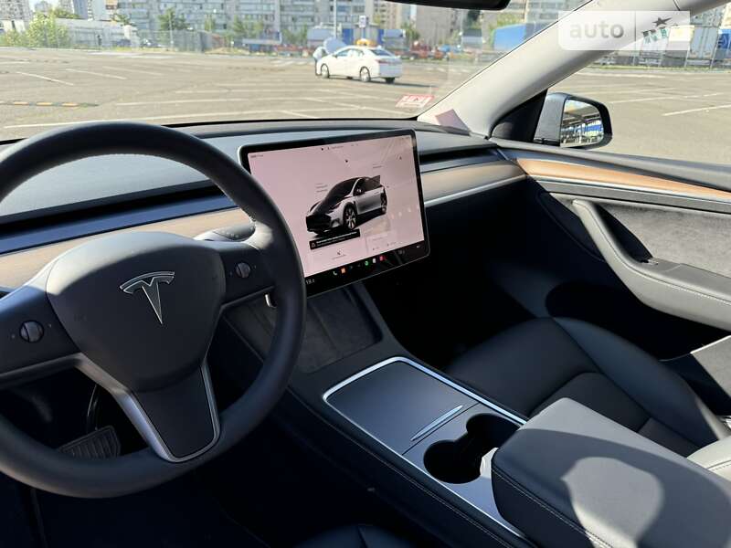 Внедорожник / Кроссовер Tesla Model Y 2022 в Киеве