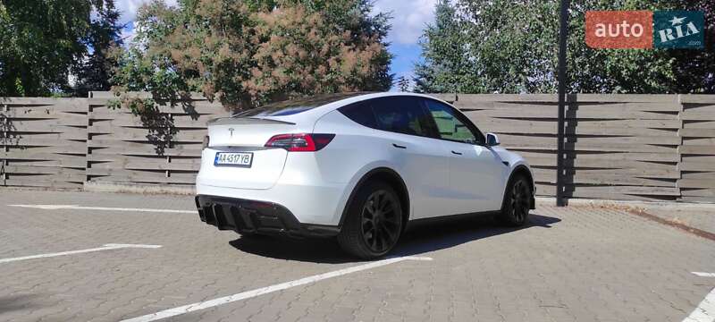 Внедорожник / Кроссовер Tesla Model Y 2020 в Киеве