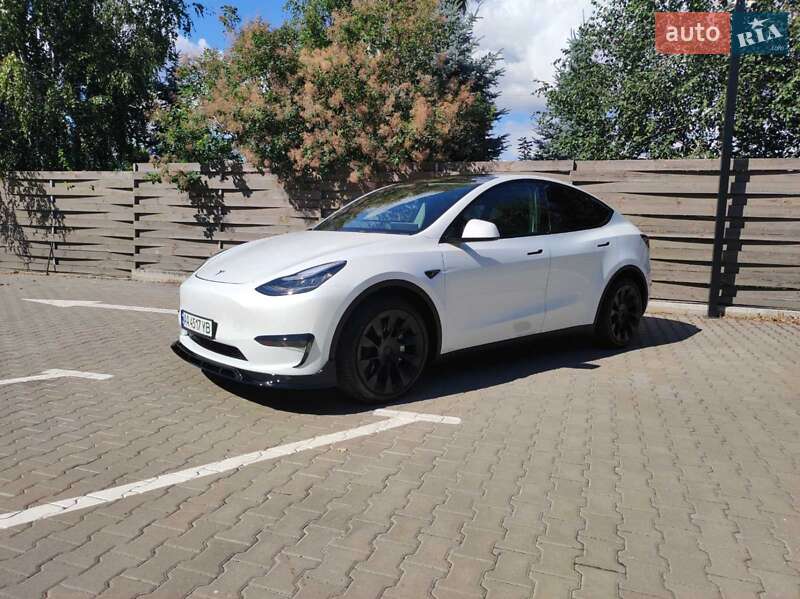 Внедорожник / Кроссовер Tesla Model Y 2020 в Киеве