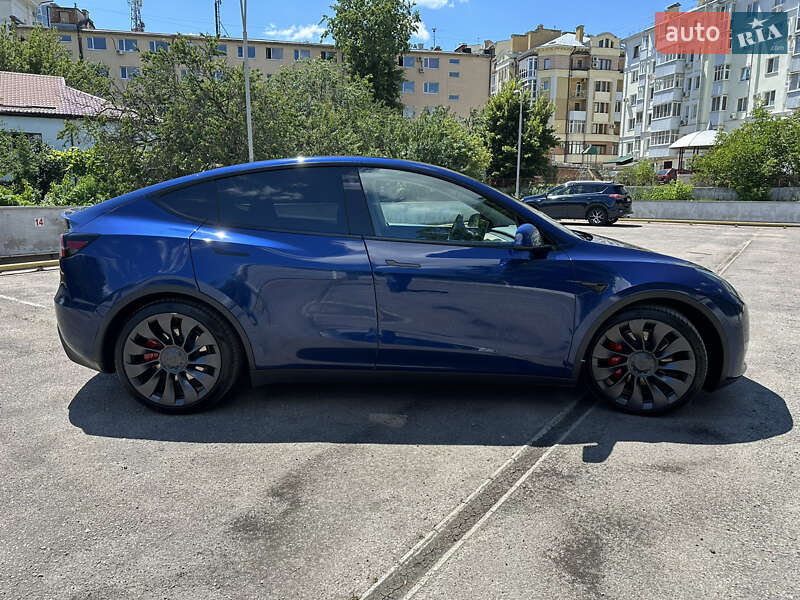 Внедорожник / Кроссовер Tesla Model Y 2023 в Полтаве