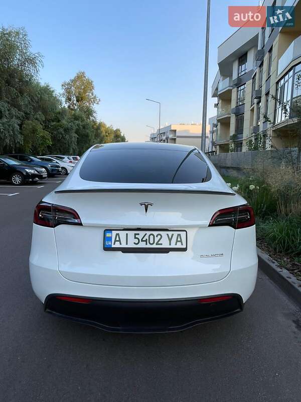 Внедорожник / Кроссовер Tesla Model Y 2023 в Киеве