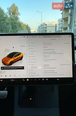 Внедорожник / Кроссовер Tesla Model Y 2023 в Киеве