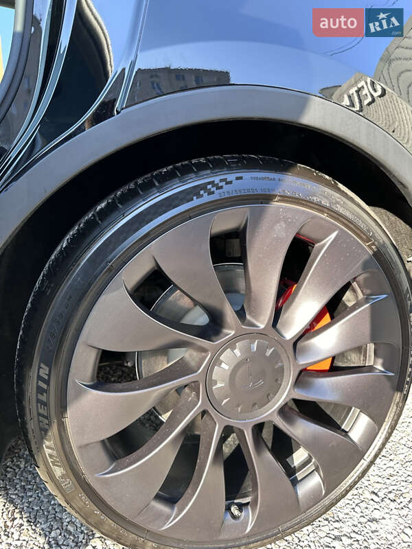 Внедорожник / Кроссовер Tesla Model Y 2023 в Виннице