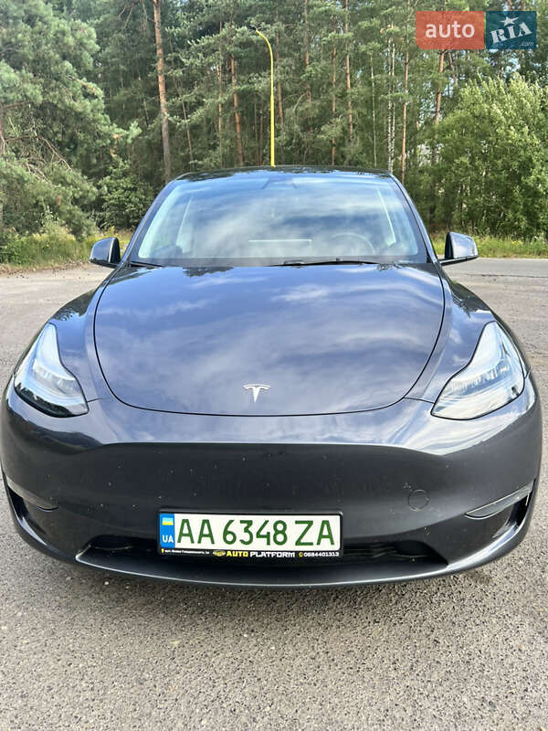 Tesla Model Y 2022