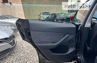 Позашляховик / Кросовер Tesla Model Y 2022 в 