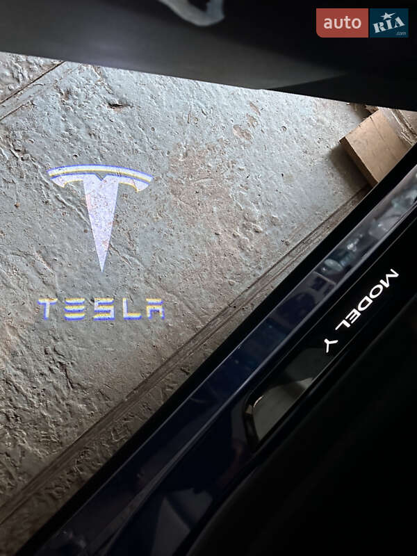 Внедорожник / Кроссовер Tesla Model Y 2022 в Кривом Роге фото 28 Внедорожник / Кроссовер Tesla Model Y 2022 в Кривом Роге