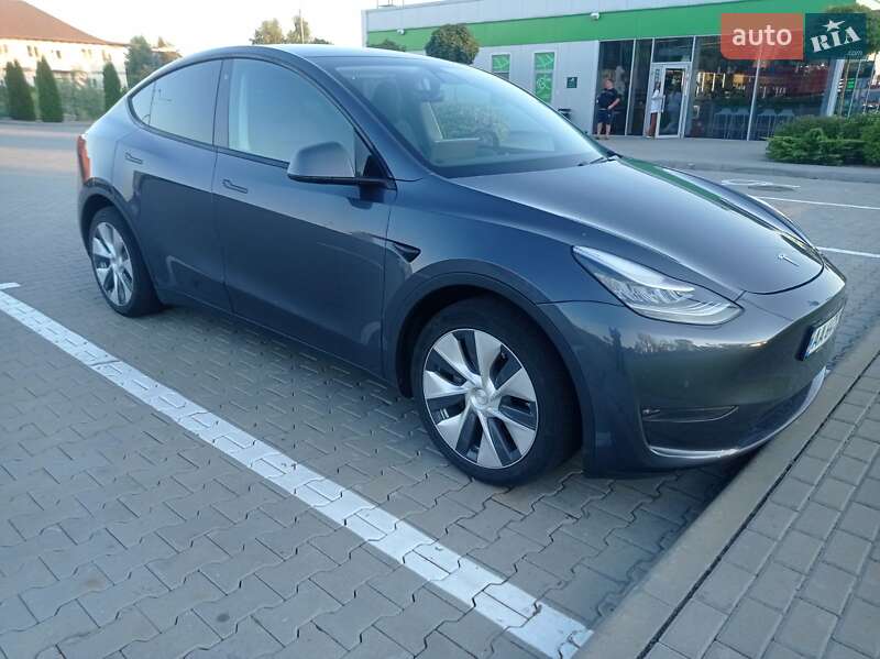 Tesla Model Y 2020