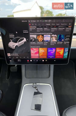 Внедорожник / Кроссовер Tesla Model Y 2022 в 