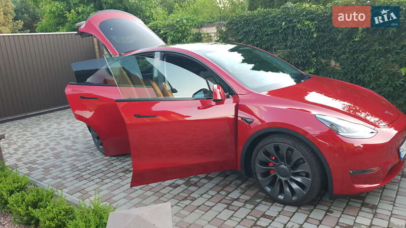 Позашляховик / Кросовер Tesla Model Y 2020 в Києві