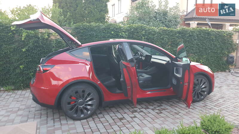 Позашляховик / Кросовер Tesla Model Y 2020 в Києві