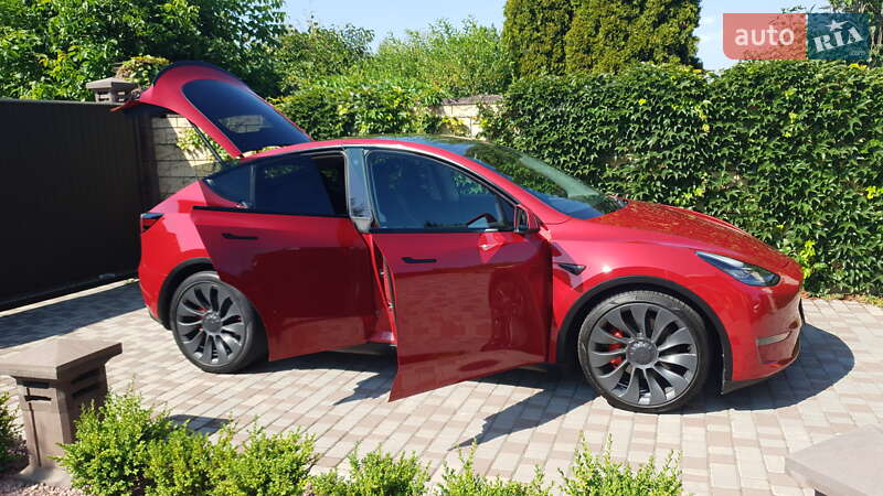 Позашляховик / Кросовер Tesla Model Y 2020 в Києві