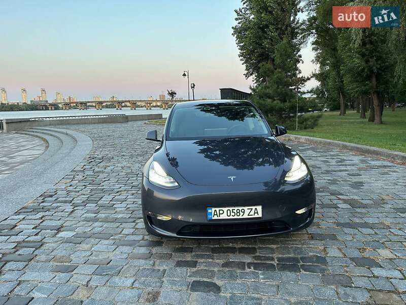 Внедорожник / Кроссовер Tesla Model Y 2023 в Киеве
