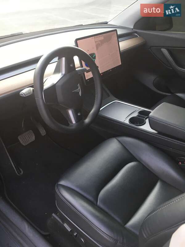 Позашляховик / Кросовер Tesla Model Y 2021 в Черкасах