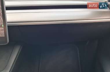 Внедорожник / Кроссовер Tesla Model Y 2021 в 