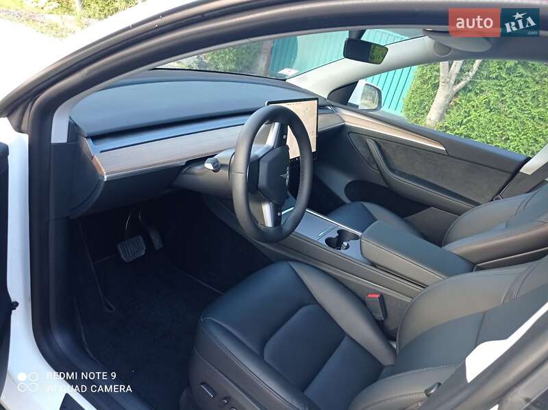 Внедорожник / Кроссовер Tesla Model Y 2023 в Львове