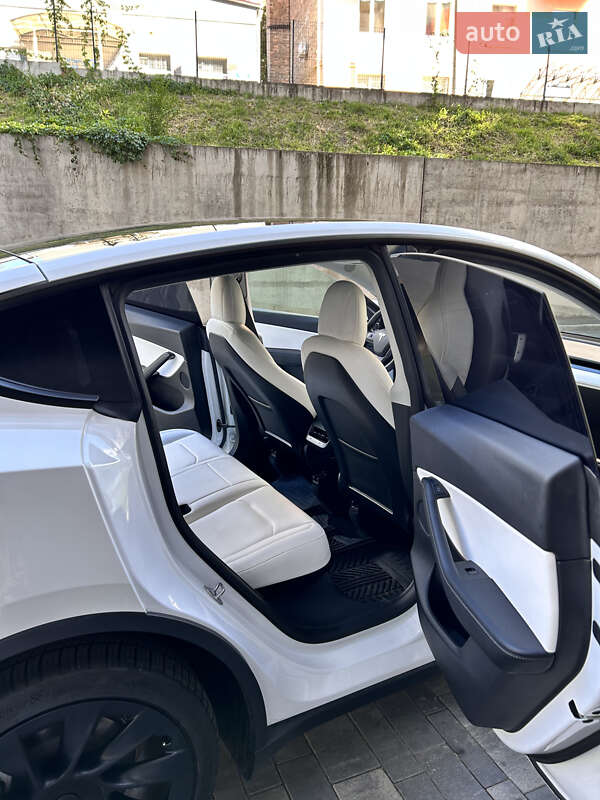 Внедорожник / Кроссовер Tesla Model Y 2022 в Киеве