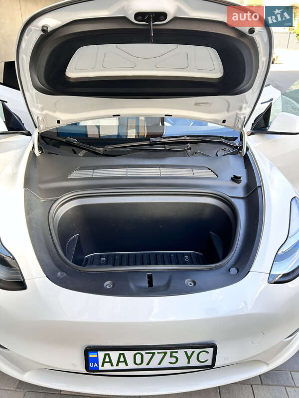 Внедорожник / Кроссовер Tesla Model Y 2022 в Киеве