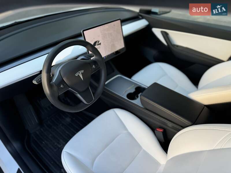 Позашляховик / Кросовер Tesla Model Y 2021 в Львові