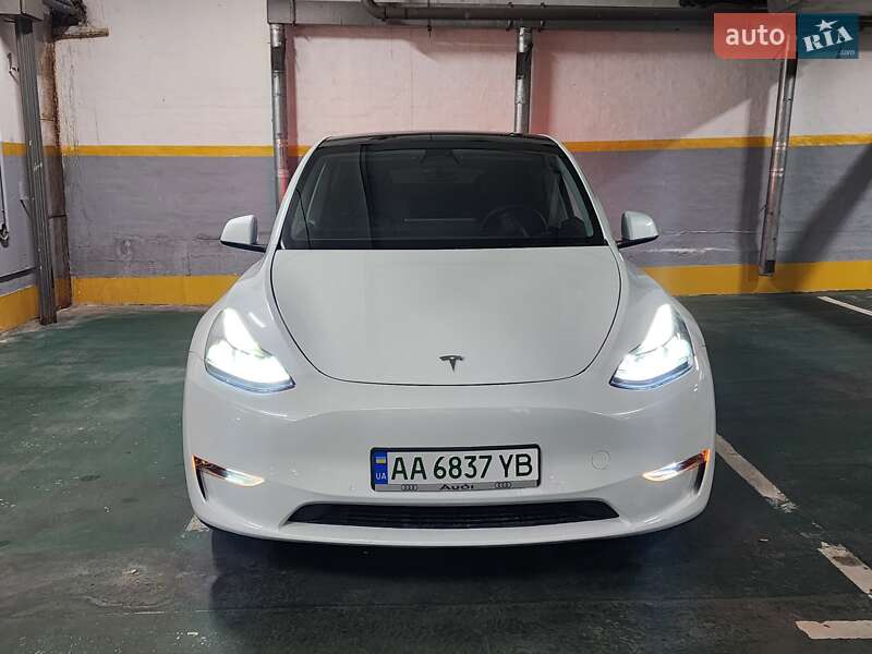 Внедорожник / Кроссовер Tesla Model Y 2022 в Киеве
