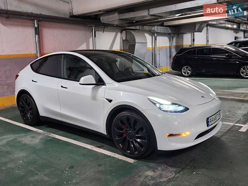Внедорожник / Кроссовер Tesla Model Y 2022 в Киеве
