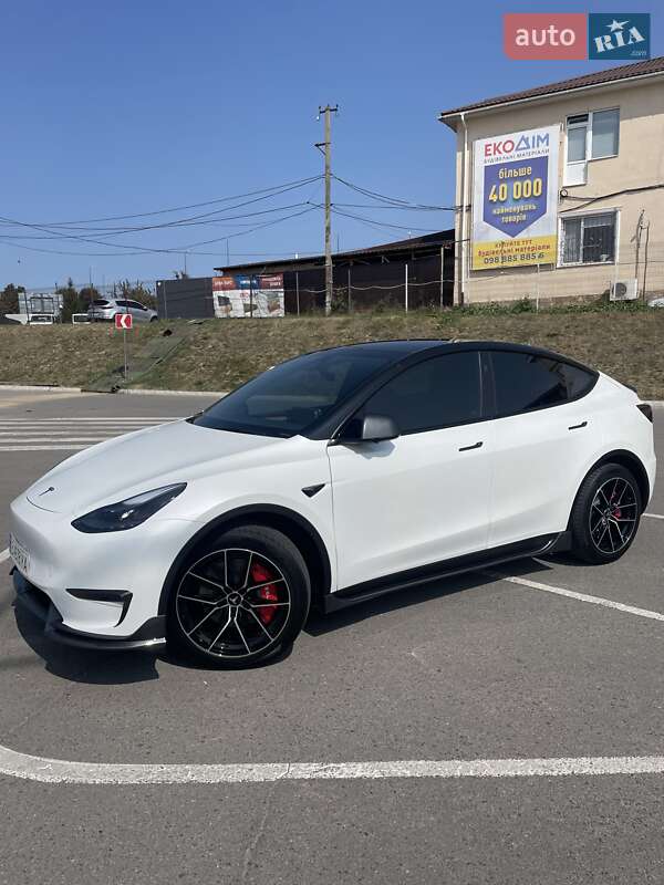 Внедорожник / Кроссовер Tesla Model Y 2023 в Виннице