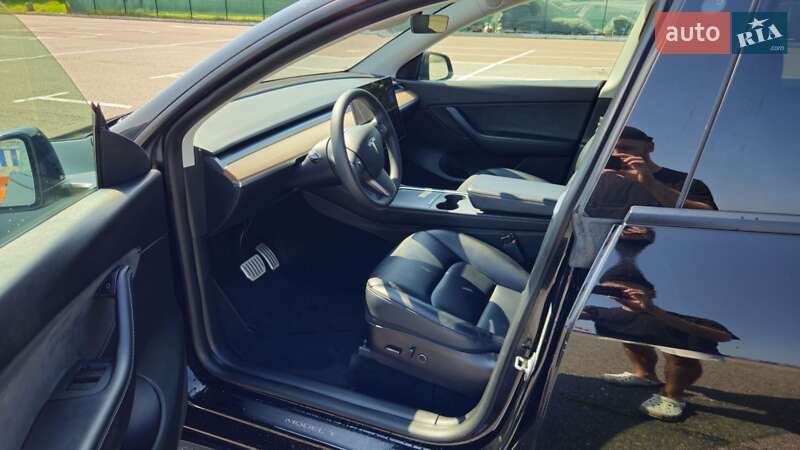 Внедорожник / Кроссовер Tesla Model Y 2021 в Львове