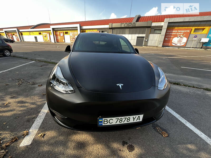 Внедорожник / Кроссовер Tesla Model Y 2023 в Львове