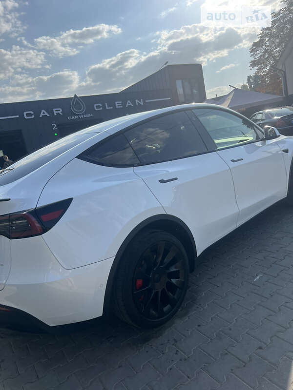 Позашляховик / Кросовер Tesla Model Y 2022 в Чернівцях фото 4 Позашляховик / Кросовер Tesla Model Y 2022 в Чернівцях