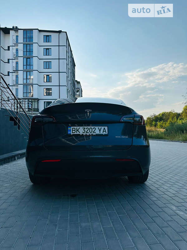 Внедорожник / Кроссовер Tesla Model Y 2022 в Ровно