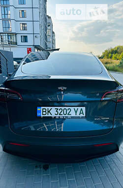 Внедорожник / Кроссовер Tesla Model Y 2022 в 