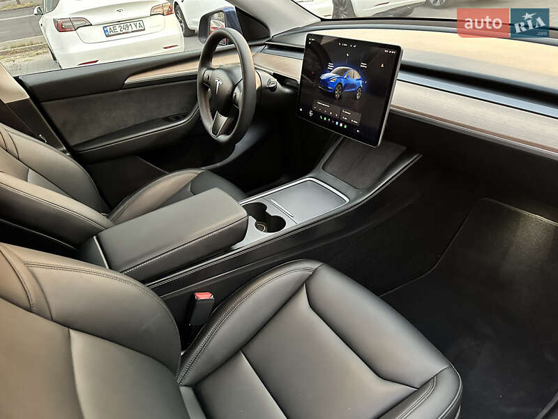 Позашляховик / Кросовер Tesla Model Y 2023 в Дніпрі