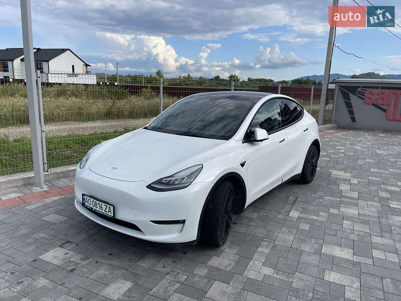 Позашляховик / Кросовер Tesla Model Y 2021 в Хусті