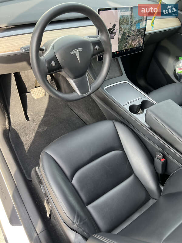 Внедорожник / Кроссовер Tesla Model Y 2021 в Киеве