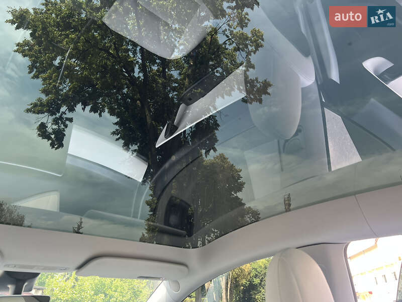 Внедорожник / Кроссовер Tesla Model Y 2020 в Тернополе