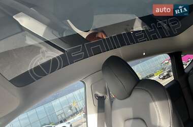 Внедорожник / Кроссовер Tesla Model Y 2021 в Львове